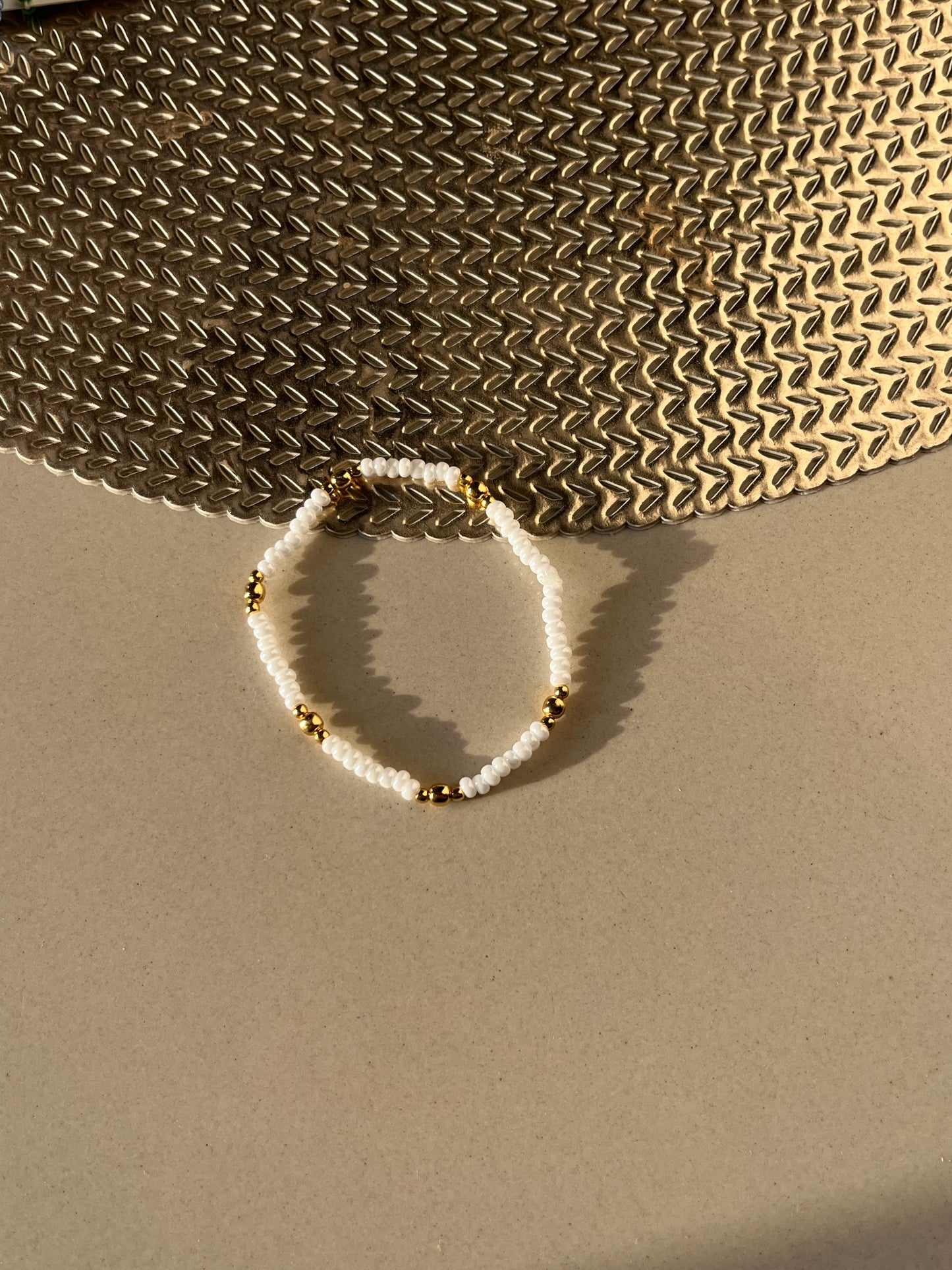 Plain beaded stretchable bracelet