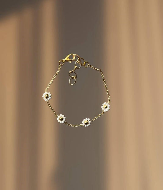 Daisy bracelet