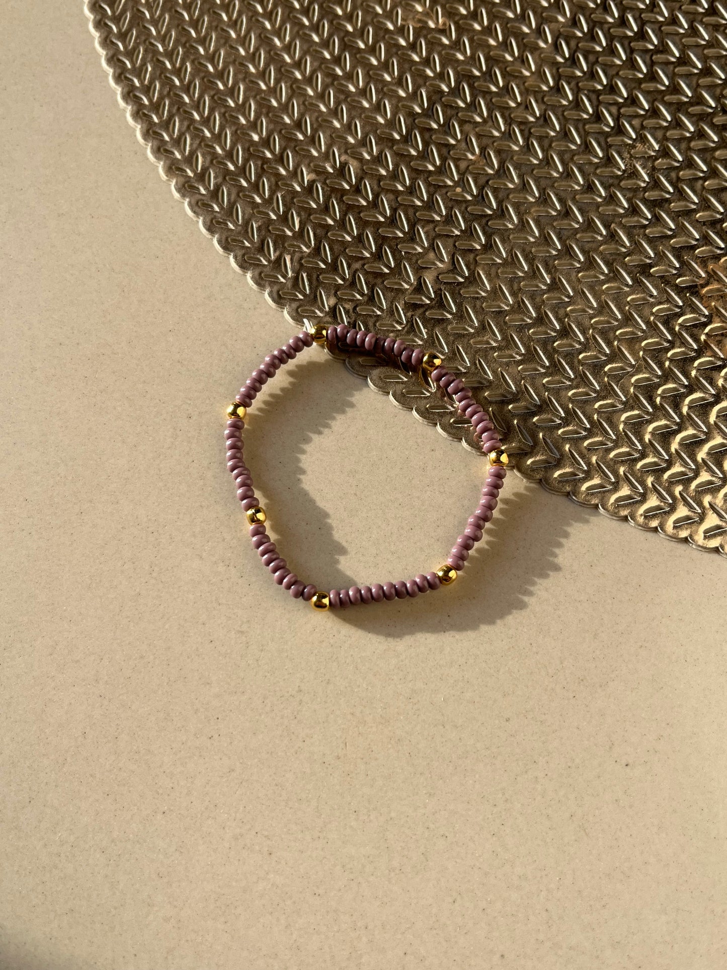 Plain beaded stretchable bracelet